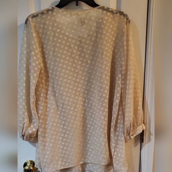 * SOLD * Studio M Women's Cream Blouse only no shell under it. Sz L - Picture 4 of 8